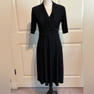 Evan Picone Black V-neck Ruched Waist Classic Dress Sz 8 Petite